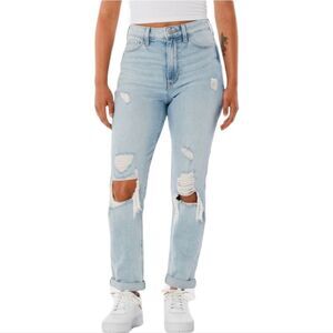 Hollister Ultra High-Rise Mom Jean